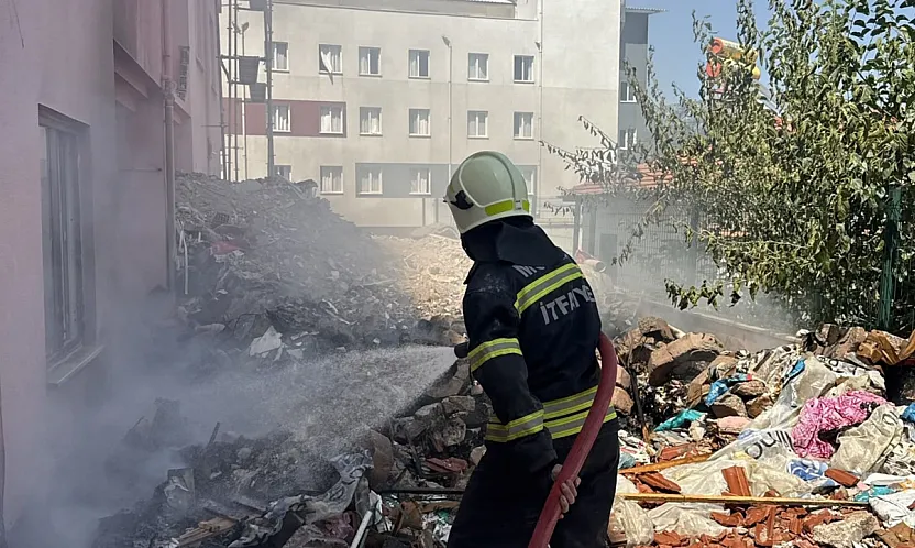 Muğla'nın Menteşe ilçesinde korkutan yangın