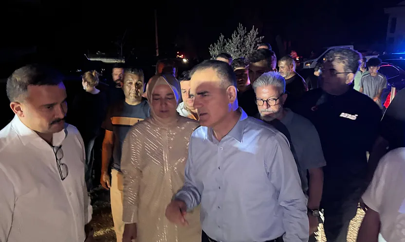 Muğla Valisi Akbıyık, Fethiye'de yangın bölgesinde incelemelerde bulundu