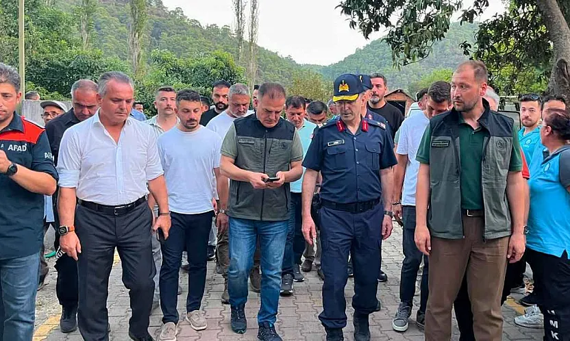 Muğla Valisi Akbıyık yangın bölgesinde incelemelerde bulundu
