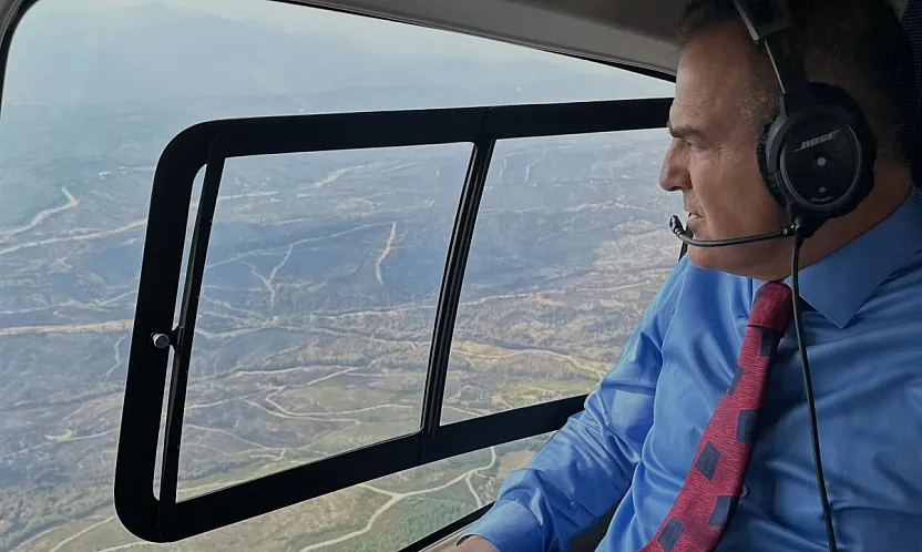 Muğla Valisi İdris Akbıyık, Fethiye ve Seydikemer'deki yangın bölgelerinde incelemelerde bulundu