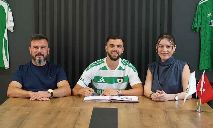 Muğlaspor, Jurgen Çelhaka'yı renklerine bağladı