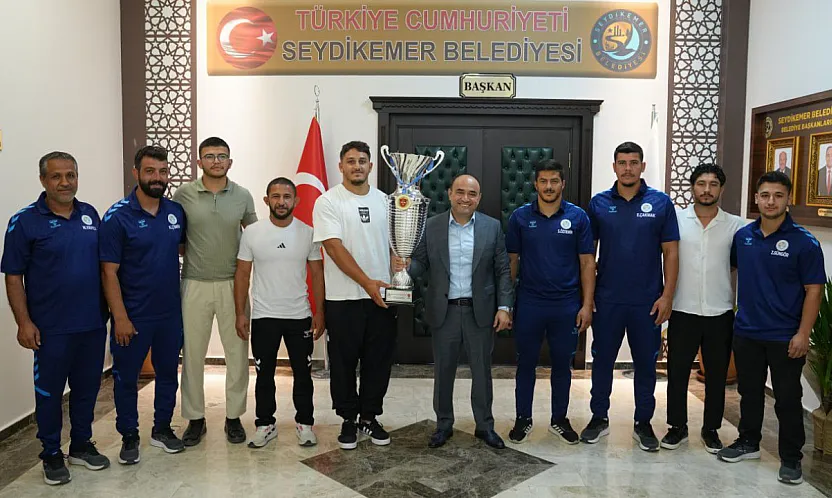 Muhammed Enes Başarısını Başkan B. Önder Akdenizli İle Paylaştı