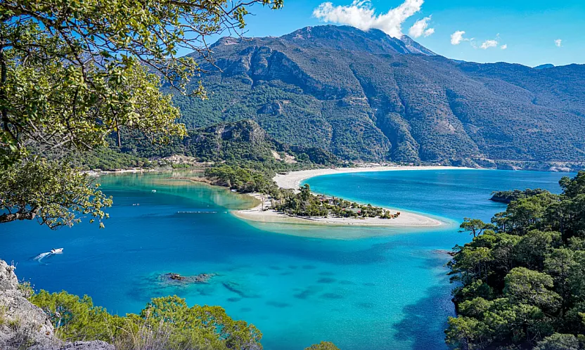 Ölüdeniz'e Gidecekler Dikkat! Fethiye'de Sıcak Hava Etkisini Artırıyor