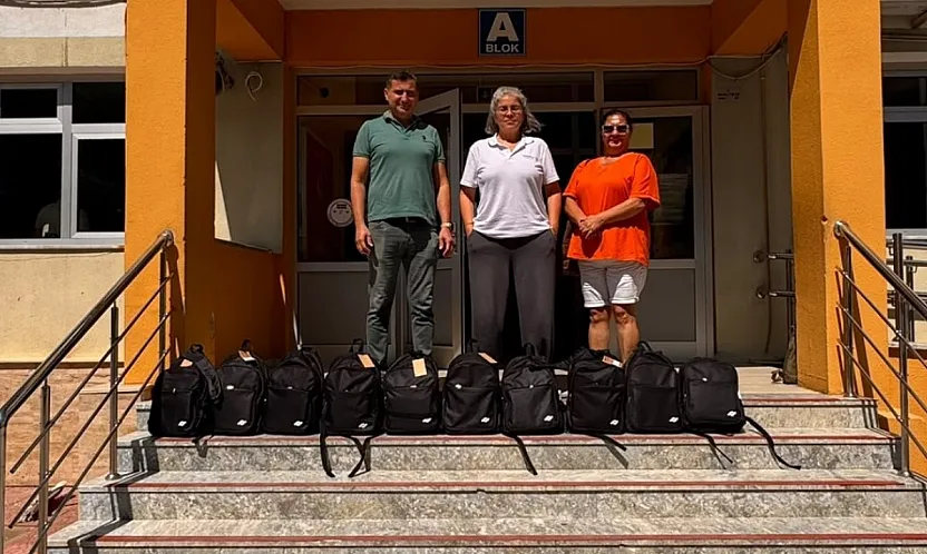 Ölüdeniz Rotary Kulübü'nden Öğrencilere Kırtasiye Desteği