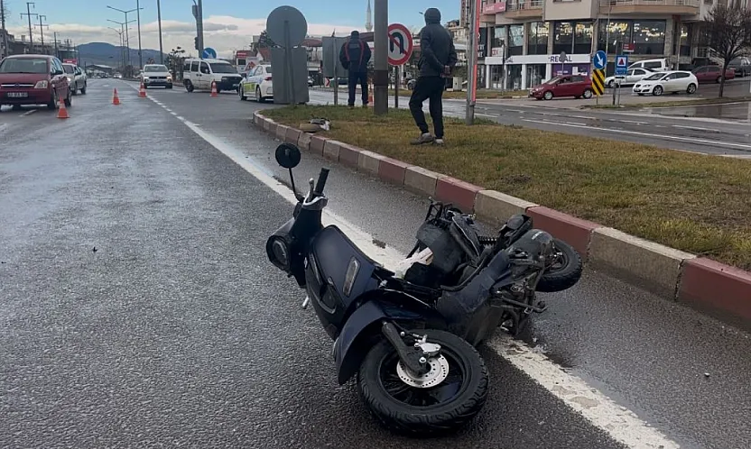 Otomobil ile motosiklet çarpıştı: 2 ağır yaralı