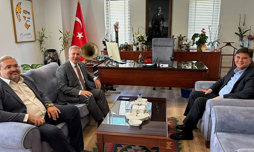 Özdağ'dan Fethiye Belediye Başkanı Karaca'ya geçmiş olsun ziyareti