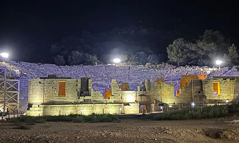 Patara'da Tarih Gece de Yaşanıyor