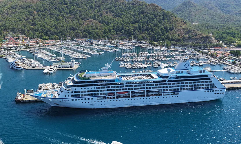 'Regatta' kruvaziyeri Marmaris'e 481 yolcusuyla geldi
