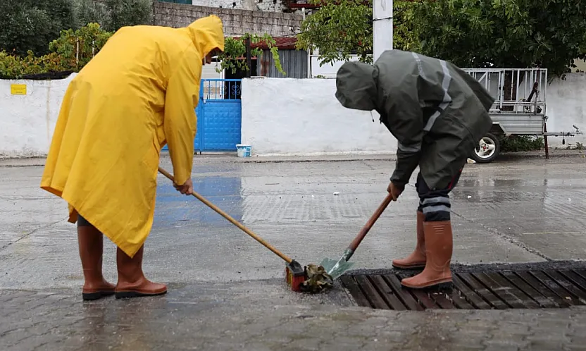 Sağanak Yağışa Karşı Menteşe'de Kesintisiz Mesai