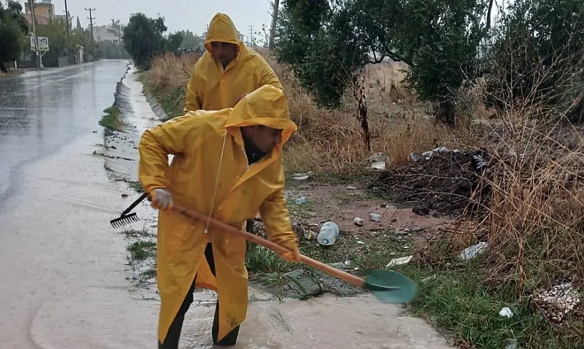 Sağanakla Gelen Olaylara Muğla Büyükşehir Ekiplerinden Müdahale