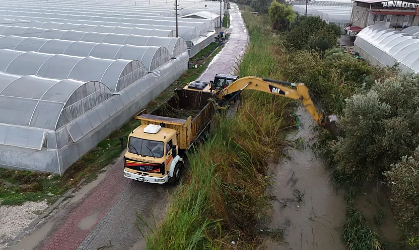 Seydikemer Belediyesi Ekipleri Yağışın Ardından Sahada