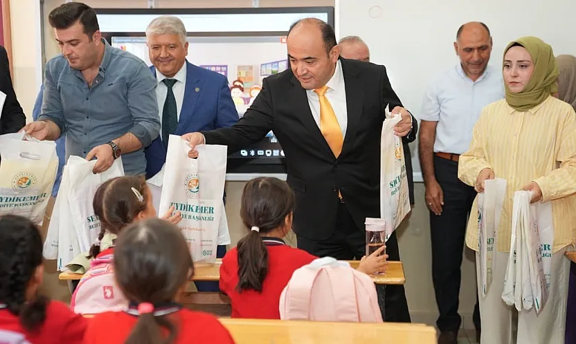 Seydikemer Belediyesi'nden Öğrencilere Kırtasiye Desteği