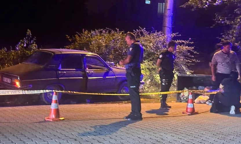 Seydikemer'de Otomobil Çöp Konteynerine Çarptı: Sürücü Hayatını Kaybetti