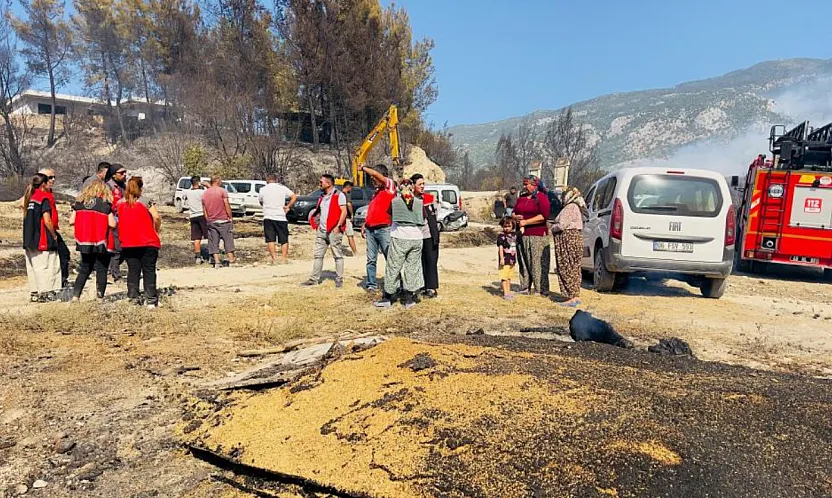 Seydikemer'de yangından etkilenen üreticiler yalnız bırakılmıyor
