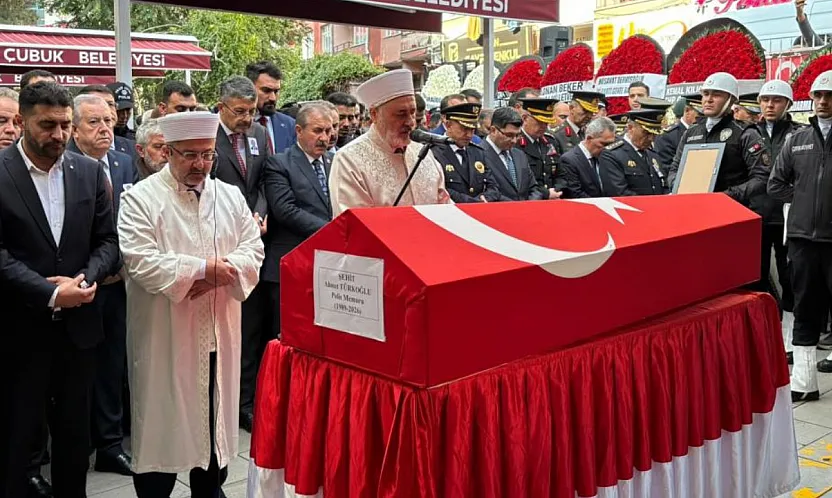 Silahlı saldırıda şehit olan polis son yolculuğuna uğurlandı