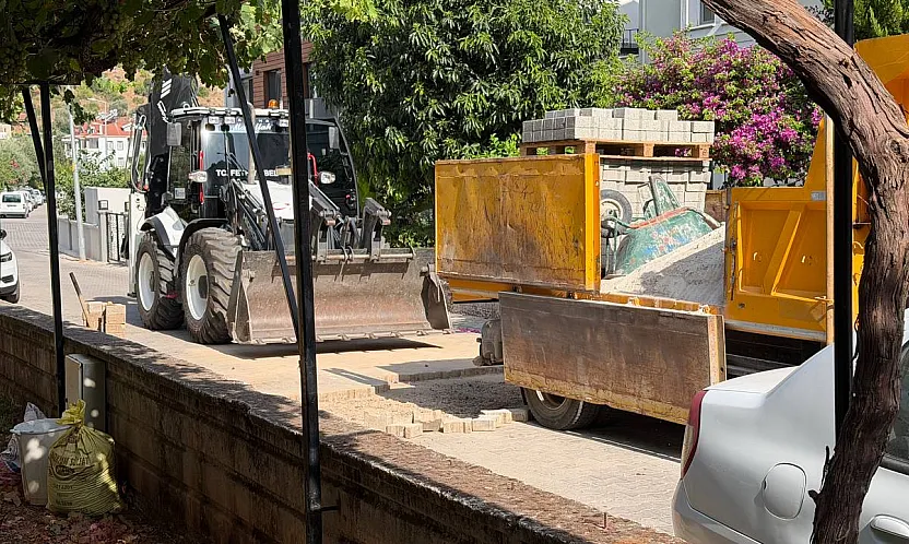 Taşkaya Mahallesi'nde Bozulan Parke Yollar Yenileniyor