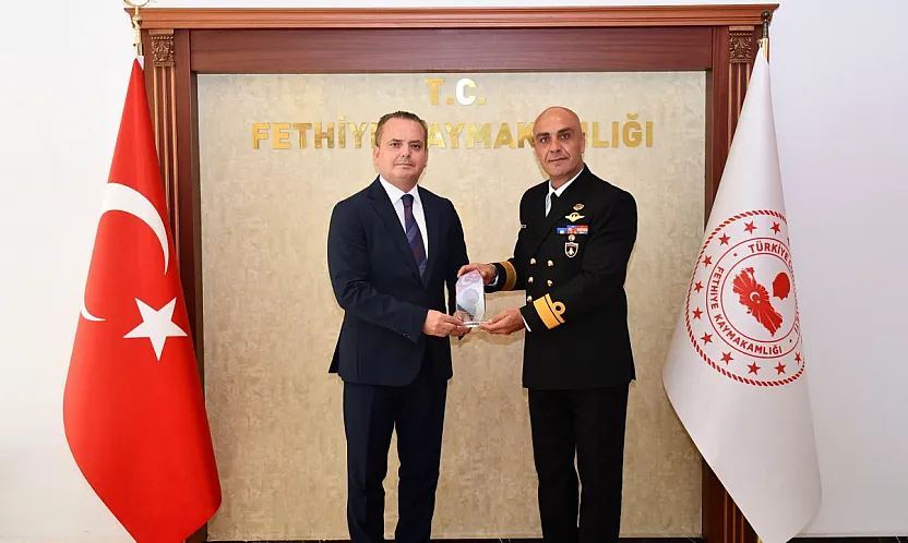 Tuğamiral Emre Ahmet İnal'dan Fethiye Kaymakamı Akkaya'ya Cumhuriyet Bayramı ziyareti
