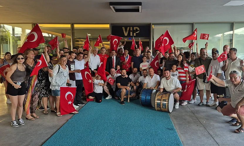 Türk kanosu adına ilke imza atan Rahmi Kaan Karahan, Muğla'da törenle karşılandı