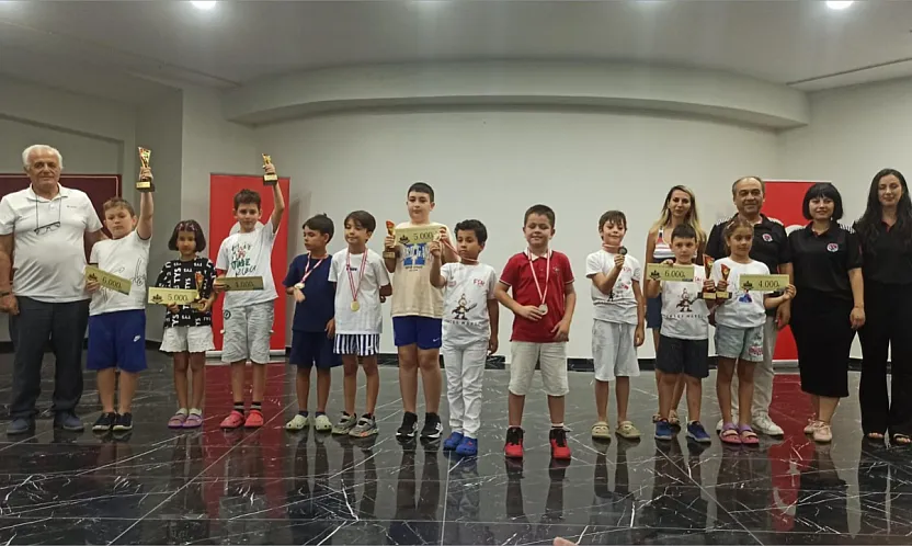 Türkiye'nin dört bir yanından sporcular Fethiye'de aynı masada buluştu