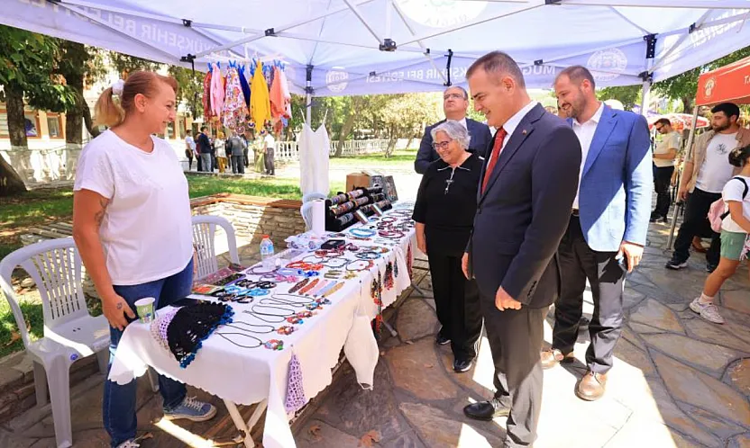 Vali Akbıyık, Mor Pazar'ı ziyaret etti
