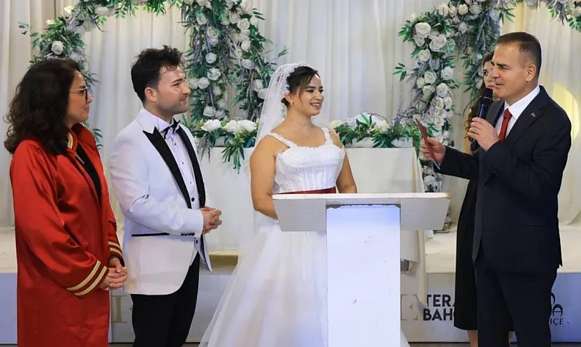 Vali Akbıyık, şehit ailesinin mutlu gününde nikâh şahidi oldu