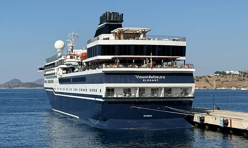 'Vidanta World's Elegant' kruvaziyeri 119 yolcuyla Bodrum'a geldi