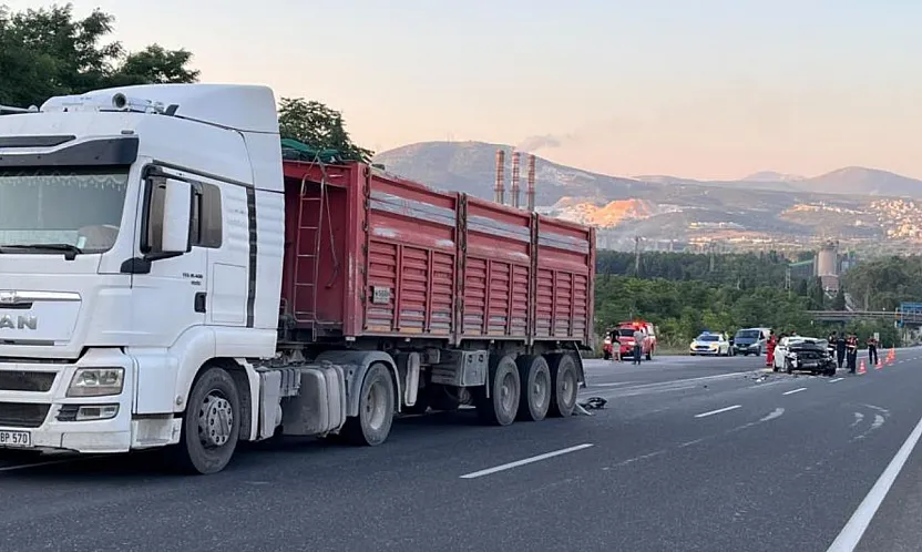 Yatağan'da tıra arkadan çarpan otomobildeki Rus kadın hayatını kaybetti
