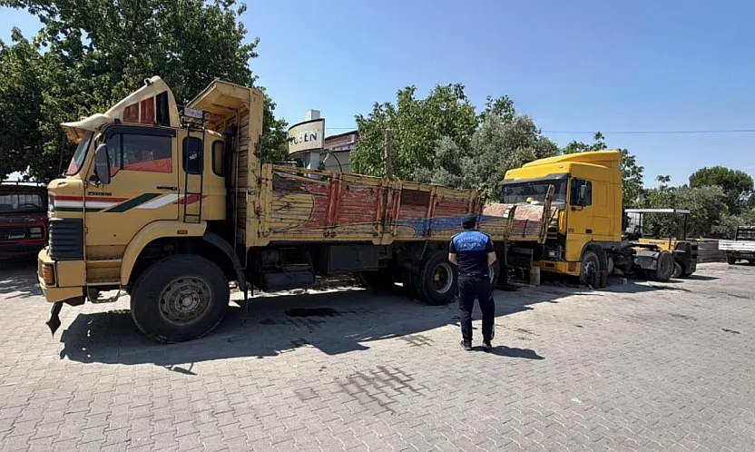 Yatağan'da zabıta ekiplerinden hurda araç operasyonu