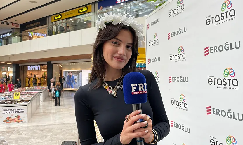 Yazar Aslı Arslan Fethiye'de hayranlarıyla buluştu