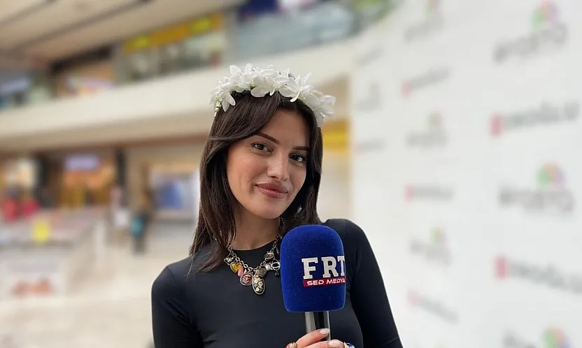 Yazar Aslı Arslan Fethiye'de hayranlarıyla buluştu