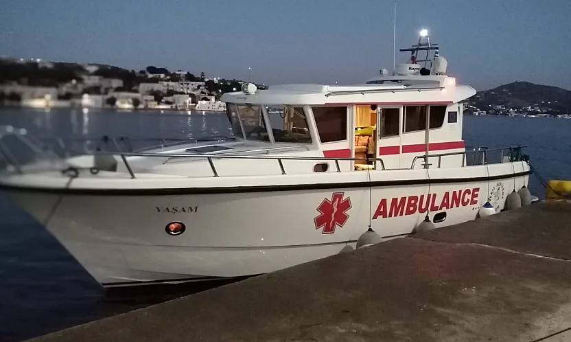 Yunanistan'da rahatsızlanan Türk çocuk deniz ambulansıyla Bodrum'daki hastaneye ulaştırıldı